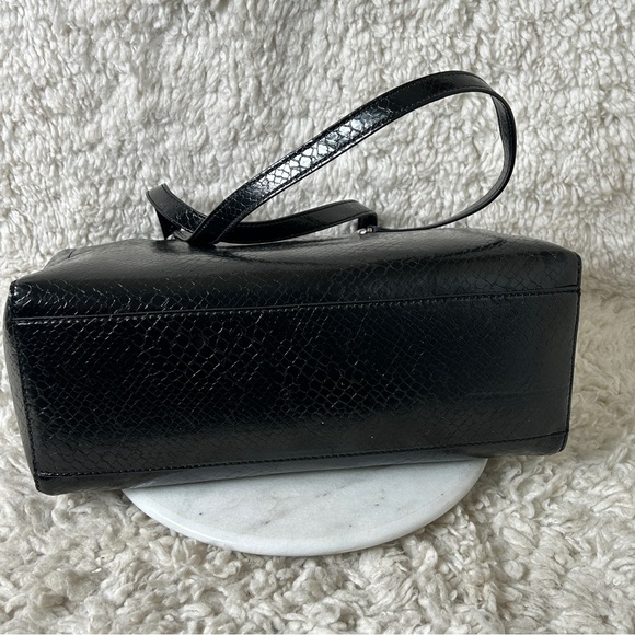 New Guess Moon Light Python Elite Tote - Picture 6 of 7